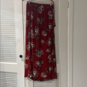 Skirt set. Long skirt w slit and off shoulder crop